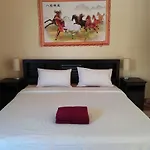Patong Peace Hostel